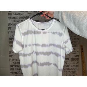 Lululemon | women tie dyed short sleeve athletic shirt